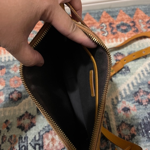 Madewell Simple Crossbody Bag - Picture 4 of 4